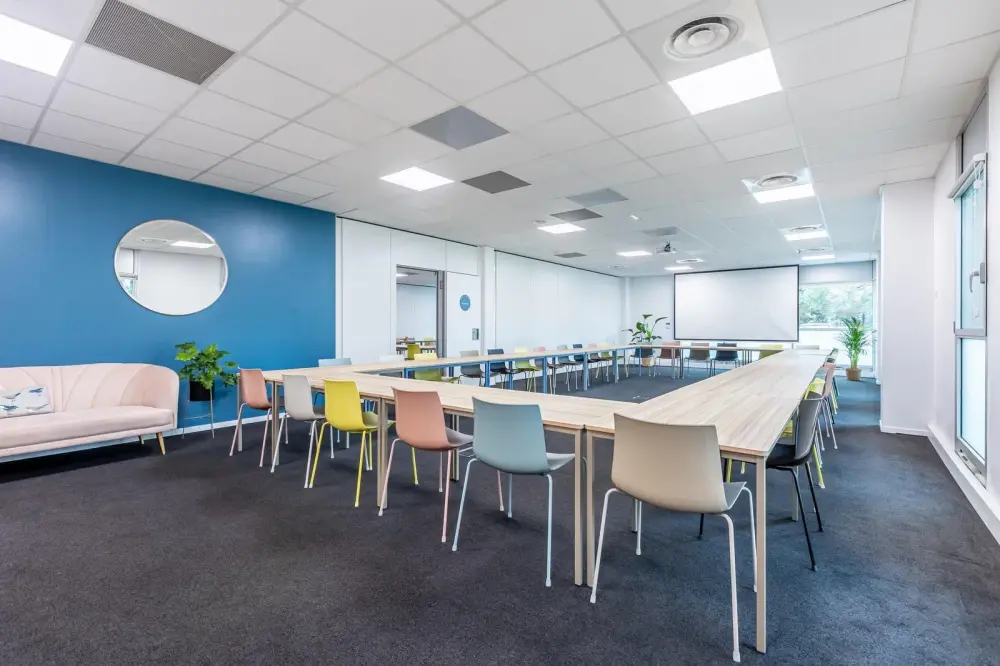 Salle de réunion Île de Ré - Chantrerie — B'CoWorker Nantes