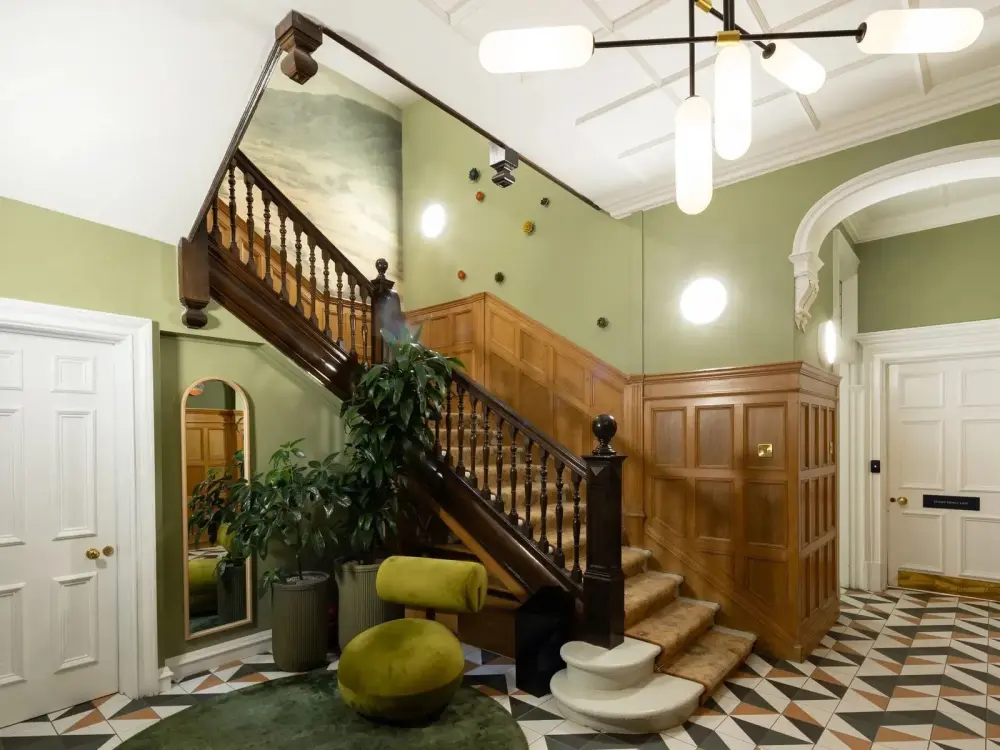 Grosvenor - 128 Buckingham Palace Road