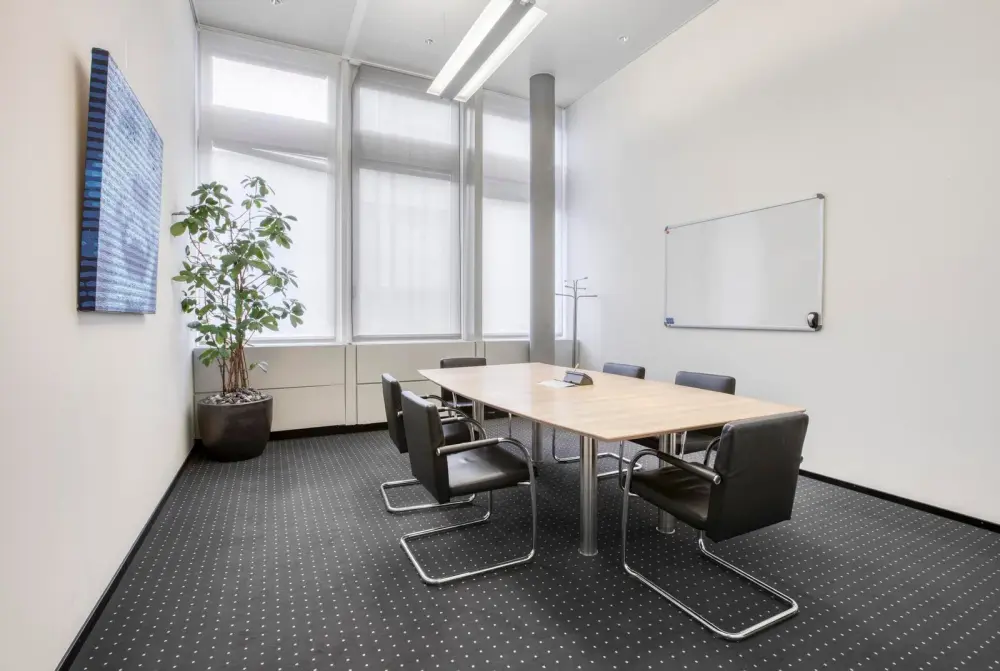 Meeting room MR-426 — Open Office Fukuoka, Tenjin Glass Building (OpenOffice)