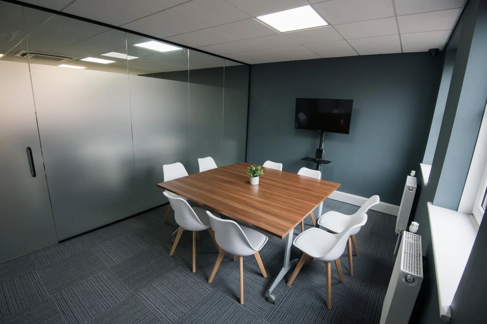 Wizu Workspace Leeds, Park Court, Salle de réunion 8 personnes, Leeds