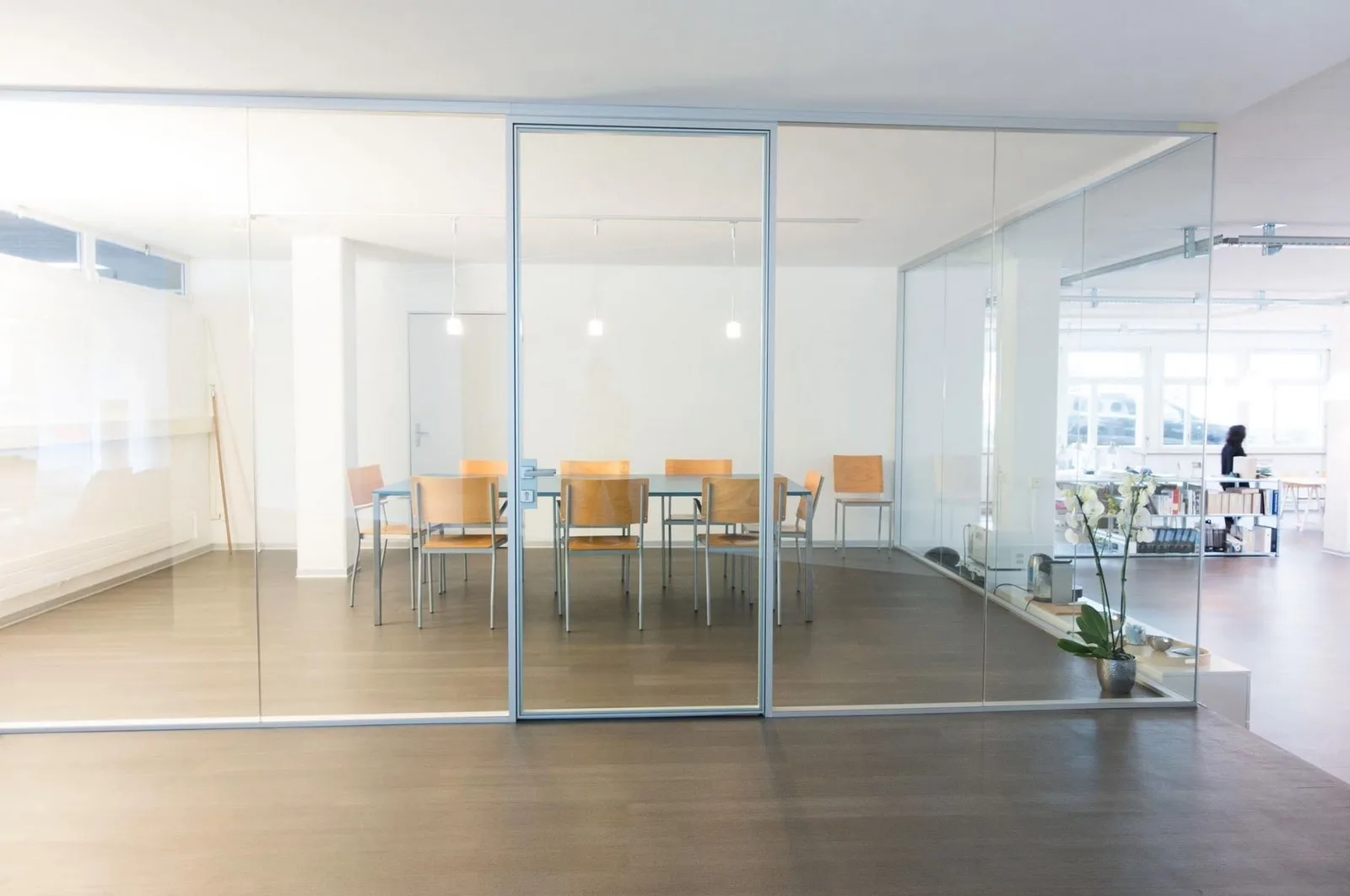 Working Station Corner, Salle de réunion 8 personnes, Biel