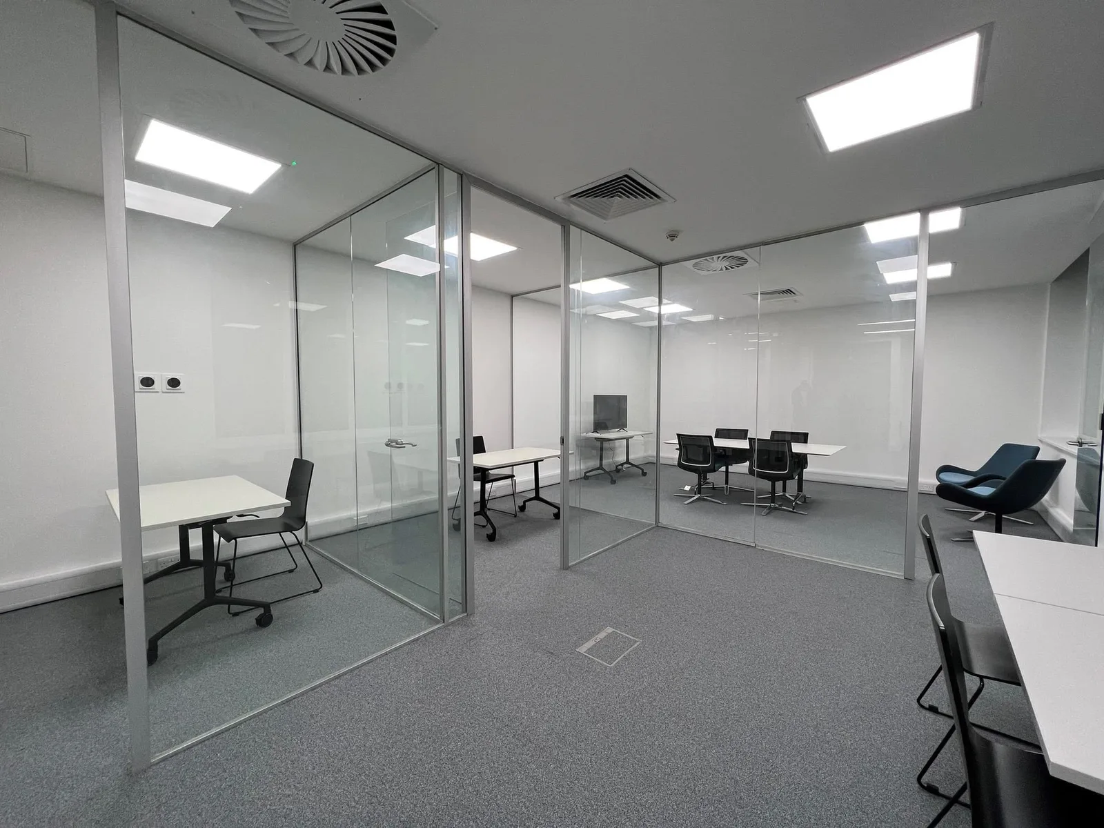 Workplace Plus 9 Kingsway, Meeting room for 6 people, London