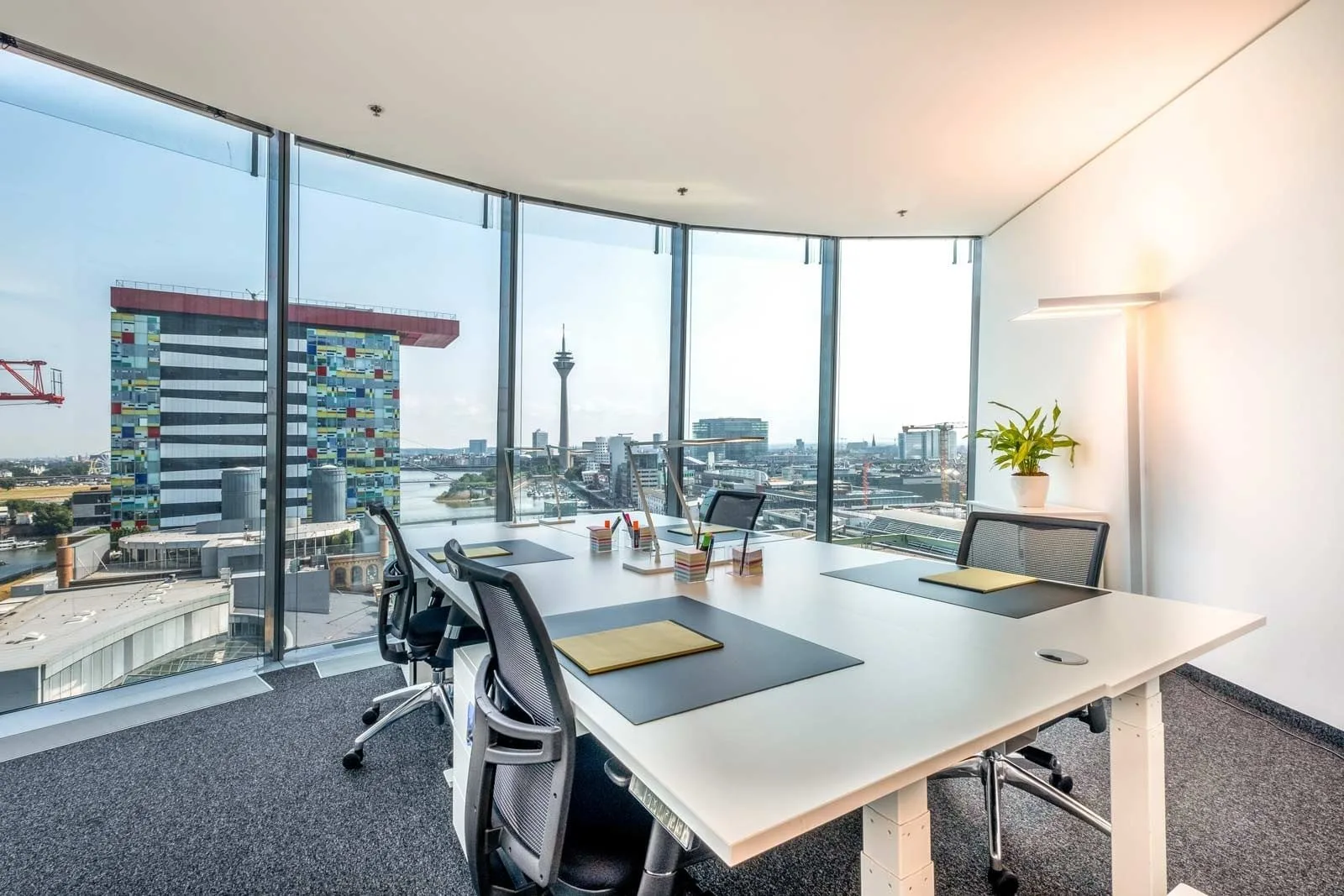 WorkRepublic MedienHafen, Private office, 4 desks, Düsseldorf