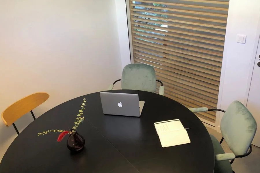 YANA place, Besprechungsraum für 3 Personen, Toulouse