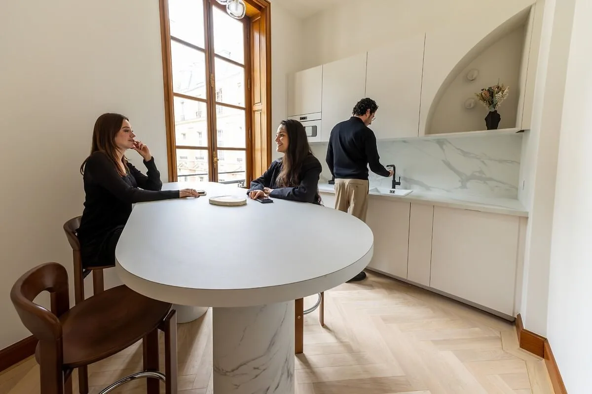 YouFirst 24 Royale, Cuisine, Paris 8e