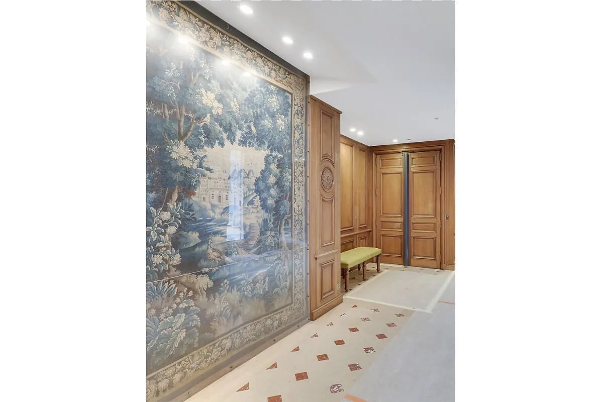 YouFirst 24 Royale, Common area, Paris 8e