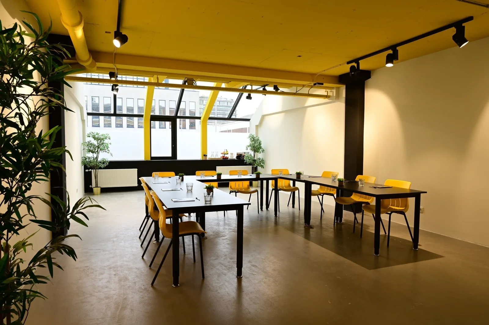 Young Workspaces Volmerlaan, Meeting room for 10 people, Rijswijk
