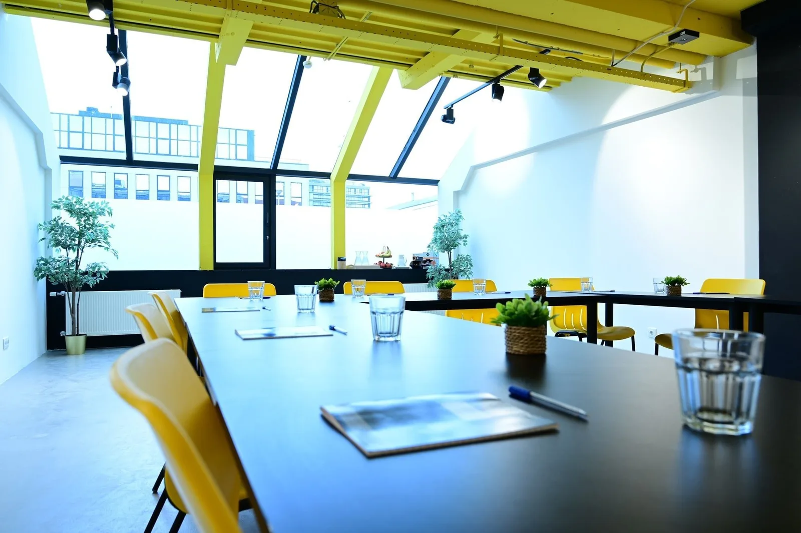 Young Workspaces Volmerlaan, Meeting room for 12 people, Rijswijk